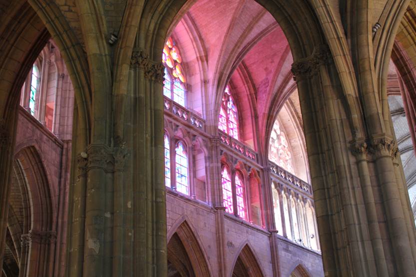 Les Vitraux de la Cathédrale de Nevers